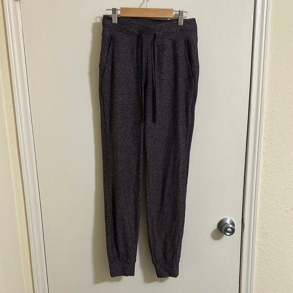 EUC‎ Lululemon Athletic Joggers